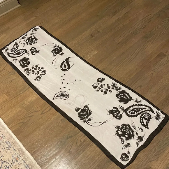 Scarf with paisley print - Picture 1 of 2